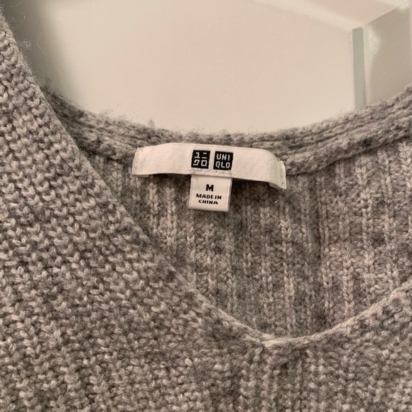 Uniqlo Sweater - Picture 4 of 5
